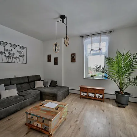 Alte Schule 公寓 *